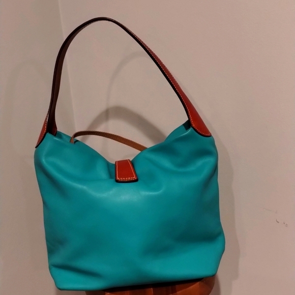 Dooney and Bourke Logo Lock Shoulder Bag Purse Smooth European Leather - Picture 6 of 17